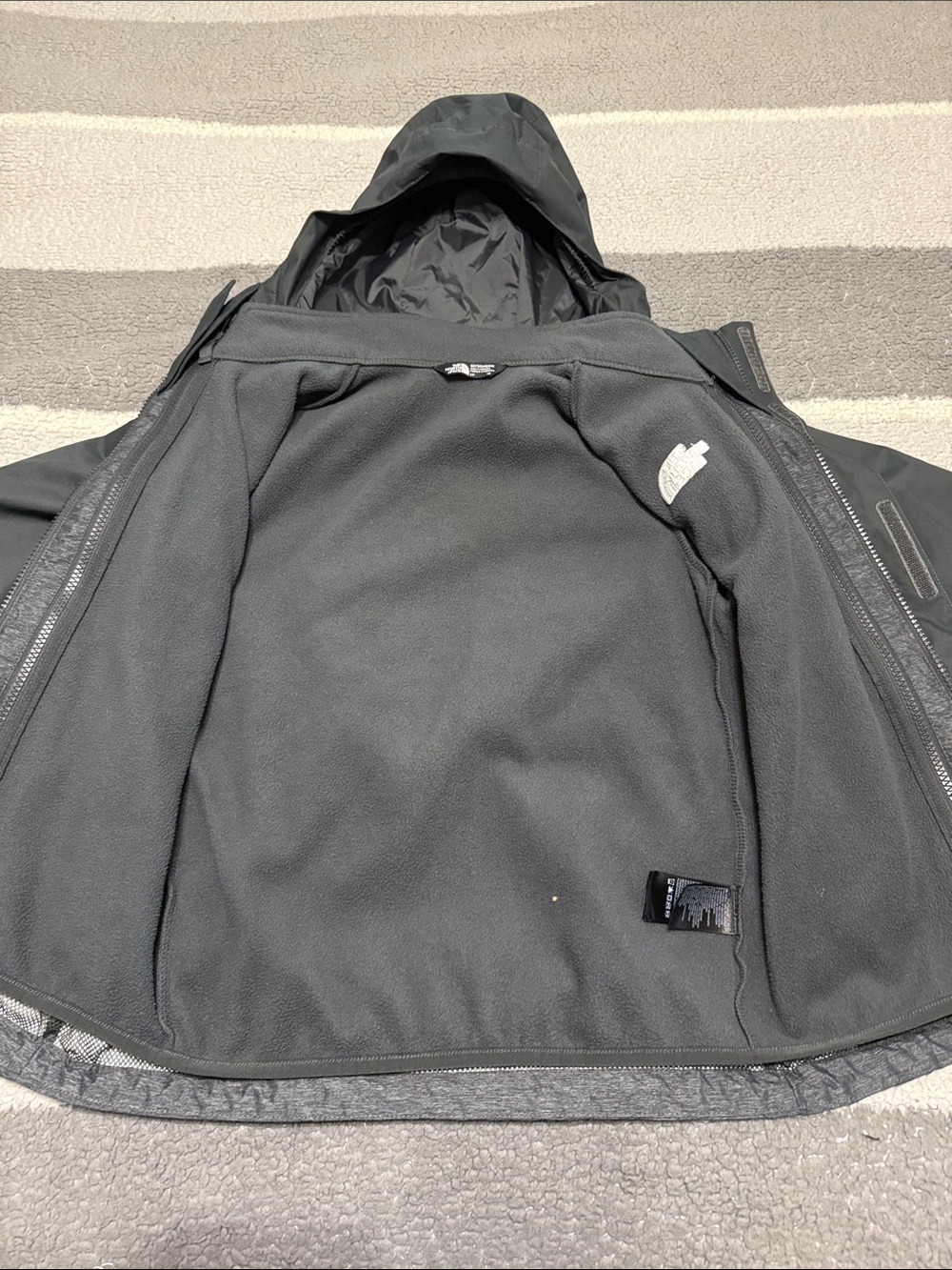 Boys The North Face Hooded 2 layer Rain Jacket - Picture 3 of 8